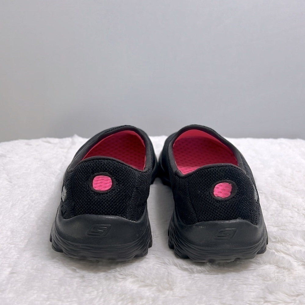 Sketchers Black Axis GoWalk 2 Mesh Slip-On Walking Shoe size 6 - Picture 3 of 12